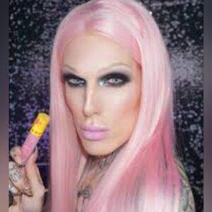 Jeffree Star Velour lipstick ☆